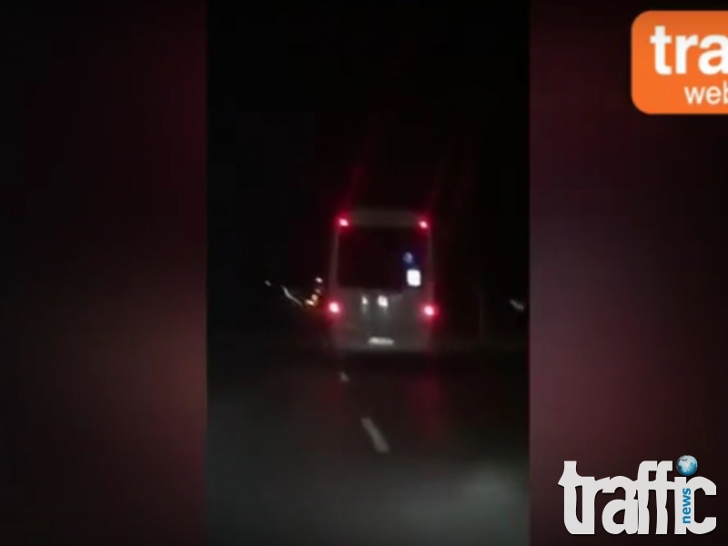 Автобус от градския транспорт хвърчи със 100 км в Пловдив ! ВИДЕО
