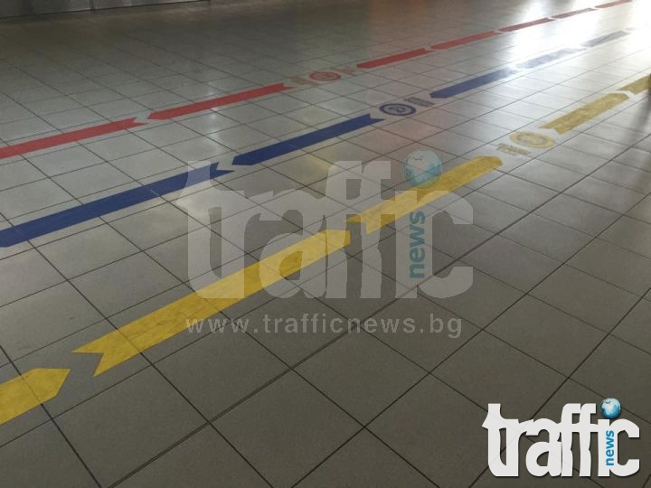 Цветните пътеки, които борят копърките на Летище София са факт