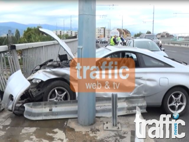 ВИДЕО от катастрофата с разсеяна шофьорка в Пловдив