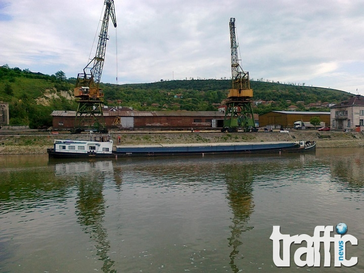 Трима български моряци загинаха на шлеп в австрийската част на река Дунав