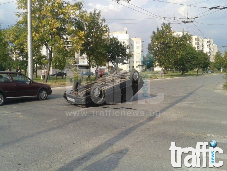 Шофьорът на обърнатото рено в Тракия е в болница, карал е с над 100 км/ч СНИМКИ