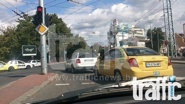 Шофьори масово нарушават правилата за движение на Сточна гара! 