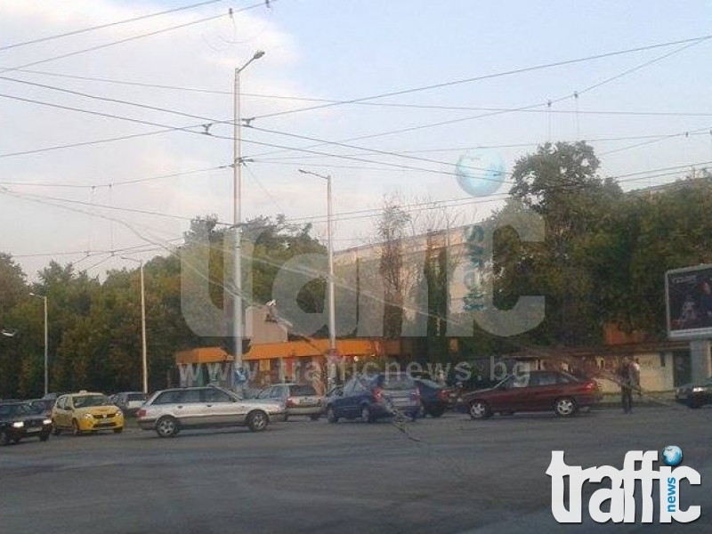 Възстановиха движението по 