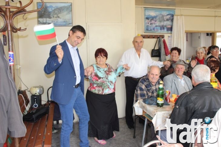 Димитър Колев посети Клуба на пенсионера в квартал 
