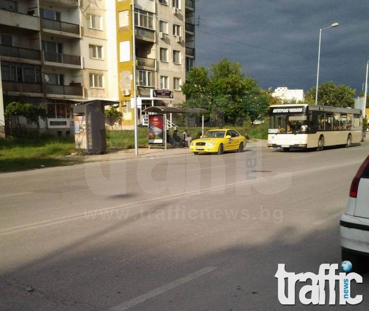 Такси завзе спирка в Тракия, престоя няколко часа СНИМКИ