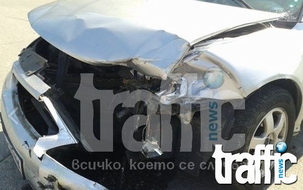 Жена загина при верижна катастрофа с над 50 коли край тунела Витиня