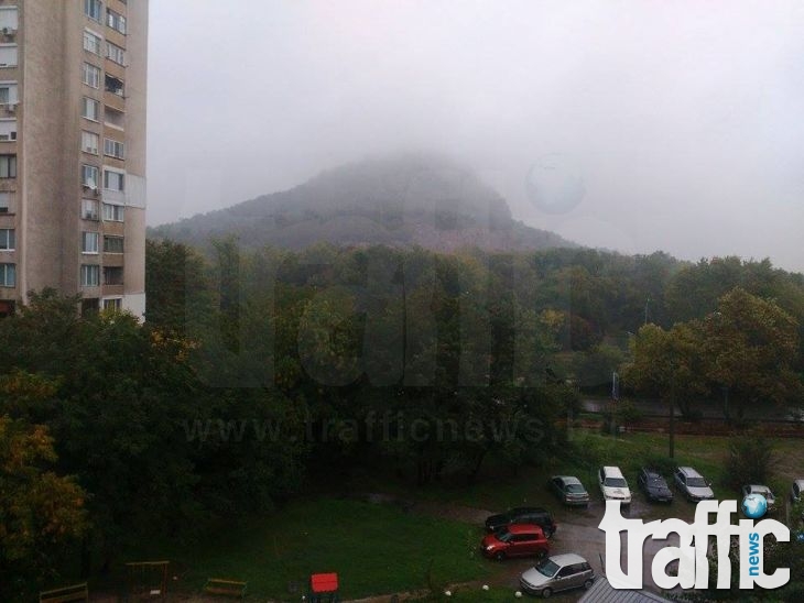Силен дъжд се изсипва над Пловдив