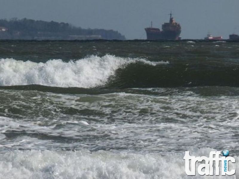 Турски кораб бедства край Варна, армията ни оказва помощ