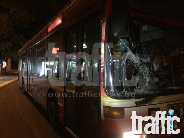 Автобус блъсна 72-годишен пешеходец в Пловдив СНИМКИ