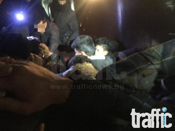 20 нелегални емигранти арестувани в Столипиново СНИМКИ 