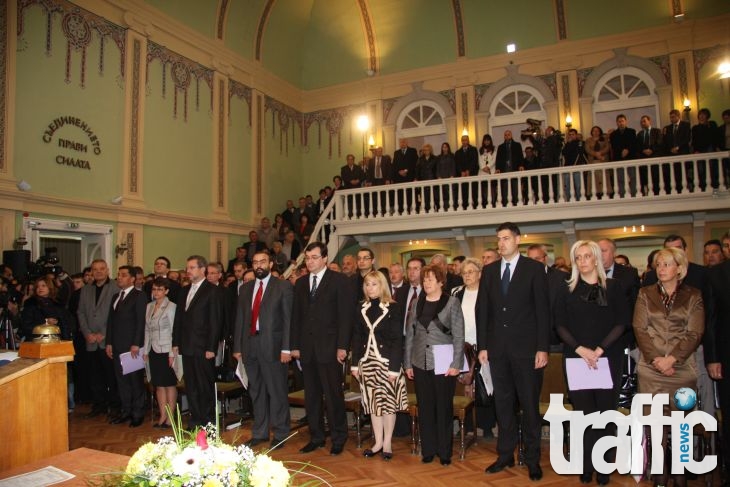 Тотев, райкметовете и съветниците се заклеват за Пловдив, Общинар номер 1 още енигма