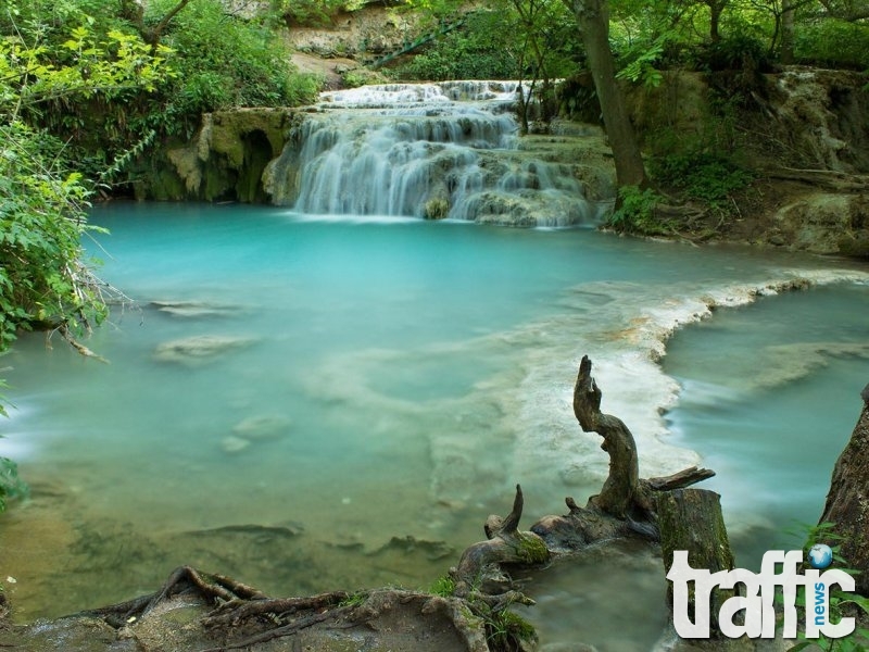 След трагедията с туристите: Затварят Крушунските водопади 