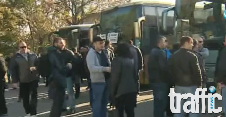 Над 1200 полицаи от Пловдив тръгнаха към София, очакват 25 хиляди на протеста СНИМКИ 