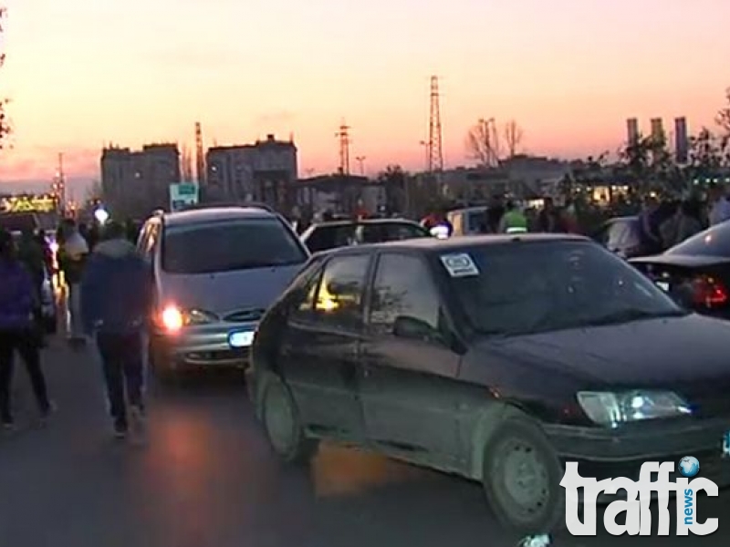 ВИДЕО от блокадата на пътя Пловдив - Пазарджик заради протеста срещу винетките 