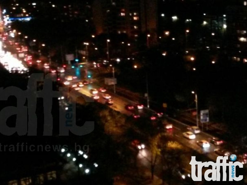 Кошмарните задръствания в Пловдив продължават СНИМКИ