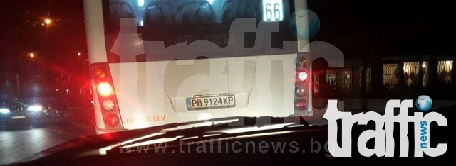 Автобус 66 за малко да предизвика катастрофа до мол Пловдив СНИМКИ