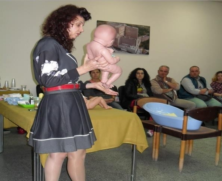 Организират безплатно обучение за бъдещи родители