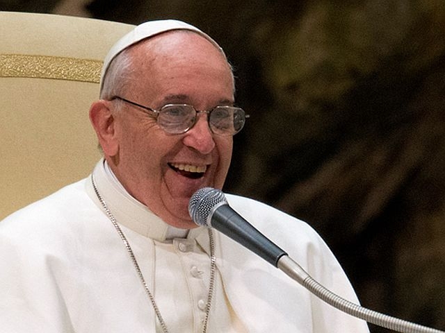 Папата навърши 79 години