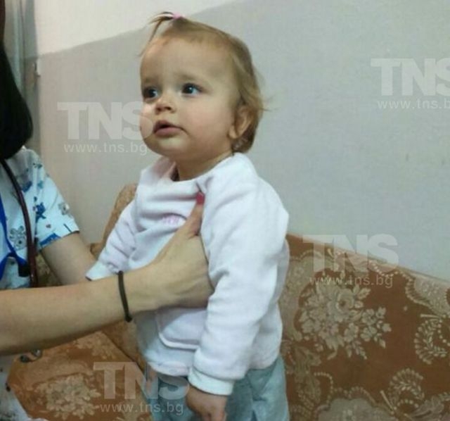 Полицията установи родителите на изоставеното дете в Пловдив! СНИМКИ