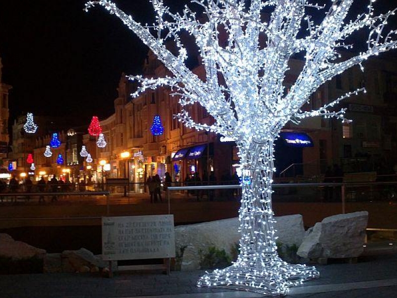 От днес Пловдив е коледно-новогодишен! Вижте програмата