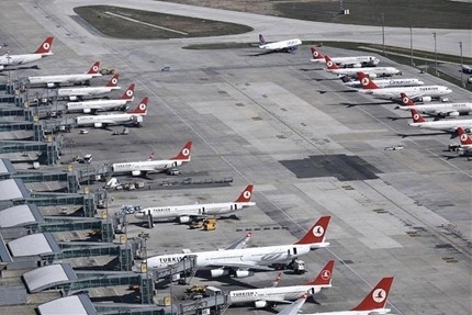 Взрив на летището в Истанбул! Двама души пострадаха