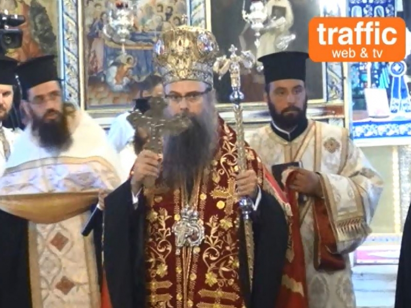 Митрополит Николай оглави Златоустова литургия