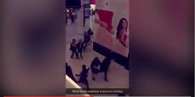 Мъж размаха мачете в мол, шокираните клиенти побягнаха ВИДЕО