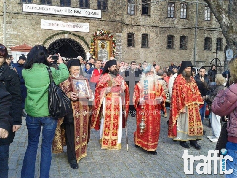 Пловдивски бизнесмени дариха половин милион лева за църква в Бачково