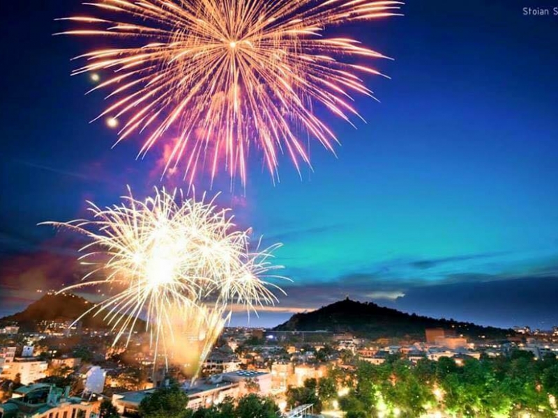 Честита Нова Година! Щастлива 2016-а, Пловдив!
