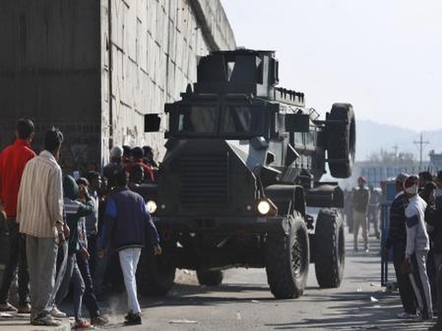 Шестима загинали при нападение над военна база