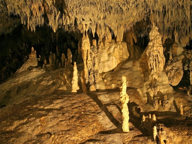 С преход отбелязват 64 години от откриването на пещера Снежанка