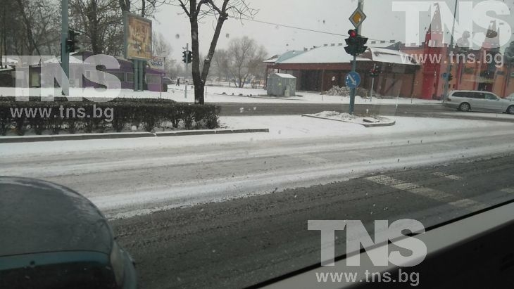 Пловдивчани се възмущават: Улиците в града са в ужасно състояние! СНИМКИ