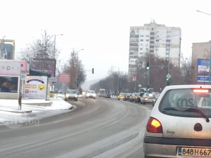 Голямото прибиране започна и в Пловдив, от София се пътува над 2 часа СНИМКИ