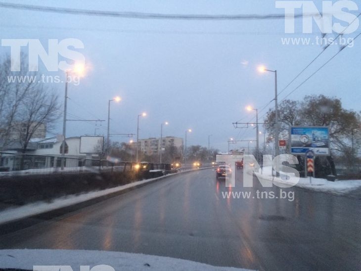 Булевардите са чисти, но не и тези в Смирненски СНИМКИ