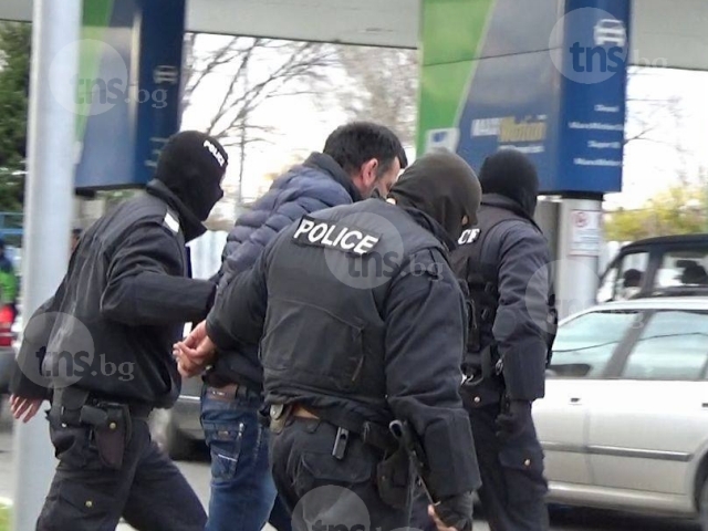 ЕМИСИЯ НОВИНИ: Всичко за зрелищния арест на перачите на пари от Пловдив
