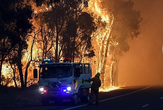 Пожар изпепели 720 кв./км в Австралия ВИДЕО
