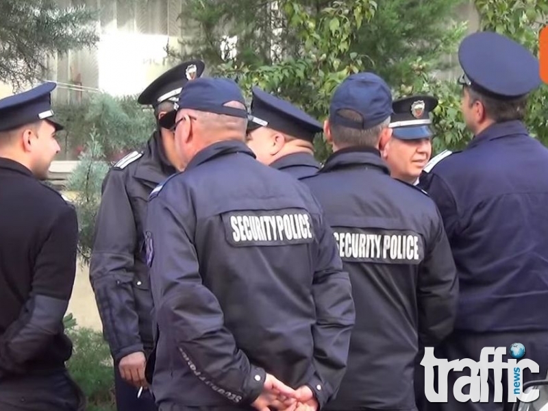 20-те заплати при пенсиониране на полицаи стават 10 със закон