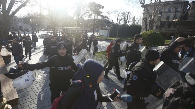 Масови арести в Турция! Полицията хванала над 60 терориста