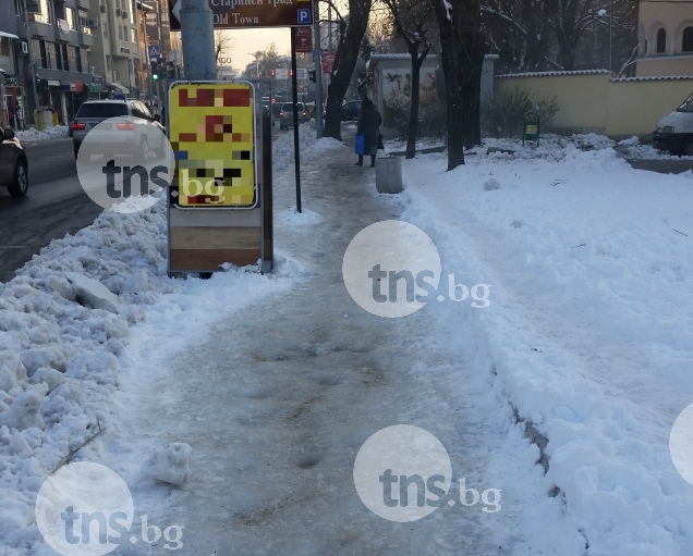 Кой ще глоби Общината за непочистените улици? СНИМКИ