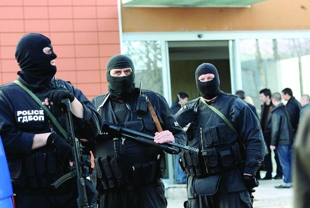 Ченге под прикритие закова банда за дрога и оръжие, действала и в Пловдив СНИМКИ