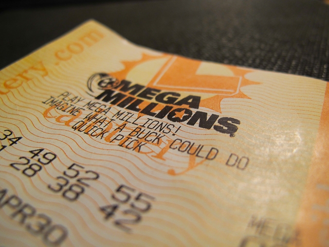 Жена изпрала печеливш лотариен билет за 40 милиона евро!