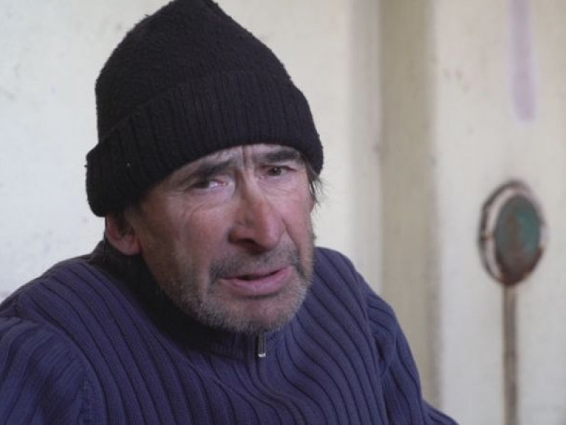 За пример! Младежи спасиха бездомник от глад и измръзване СНИМКИ