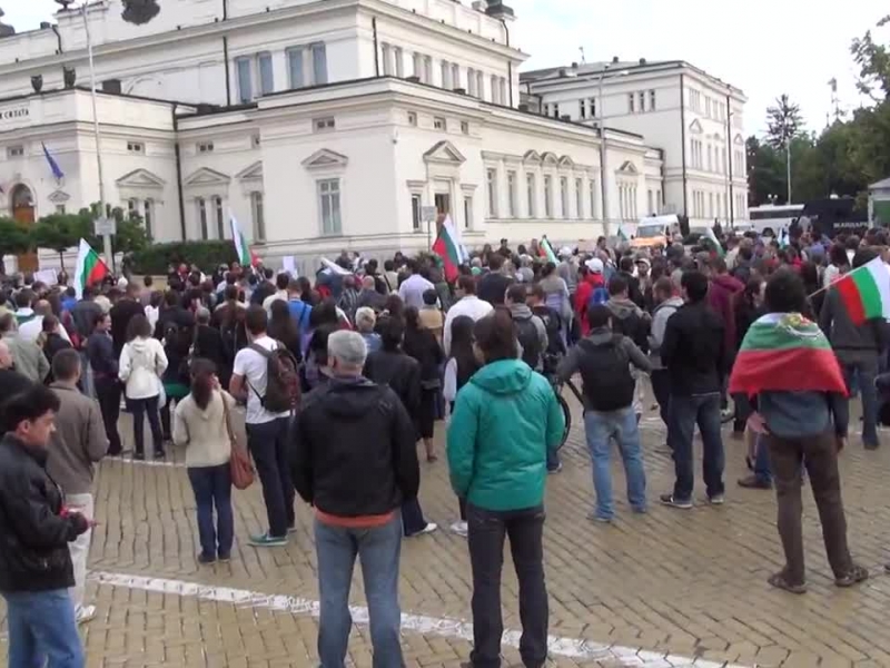 Утрешните протестиращи се скараха, не щат 