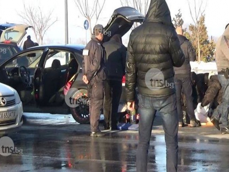 Решават дали да оставят в ареста групата, хваната в Пловдив с над 100 кг амфетамин ВИДЕО