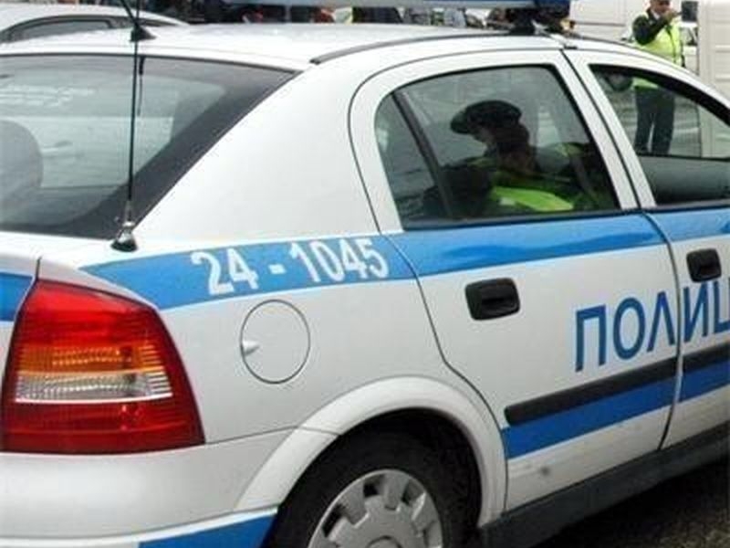 Връщат 15-годишна бегълка на родителите й, тя иска при гаджето й