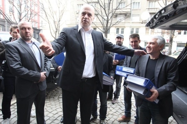 Слави Трифонов: Ако да си казвам мнението ме прави политик, то значи съм политик