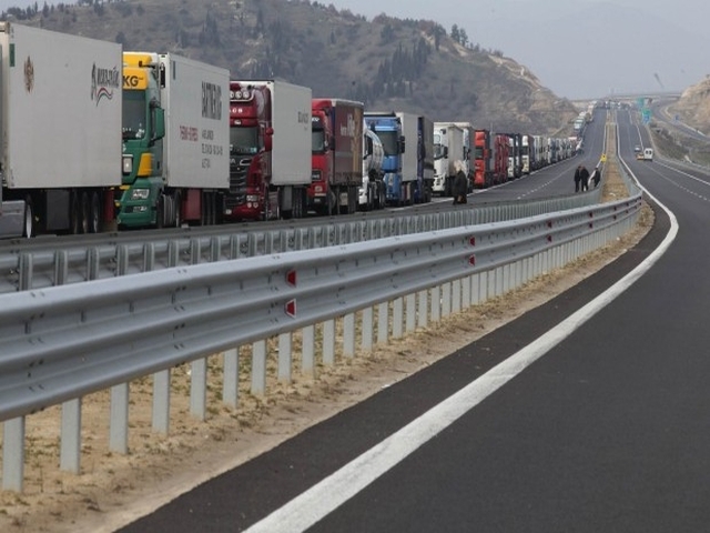 Пловдивски превозвачи пращат тирове за контраблокада на границата ВИДЕО