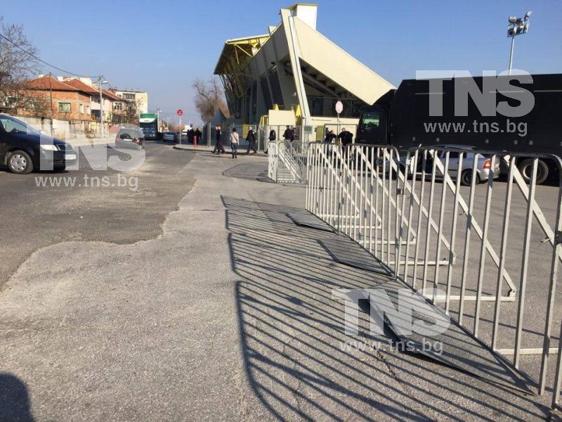 Заради дербито: Полицията затваря Коматевско при необходимост 