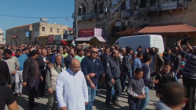 Стотици на протест в Палестина заради убийството в София