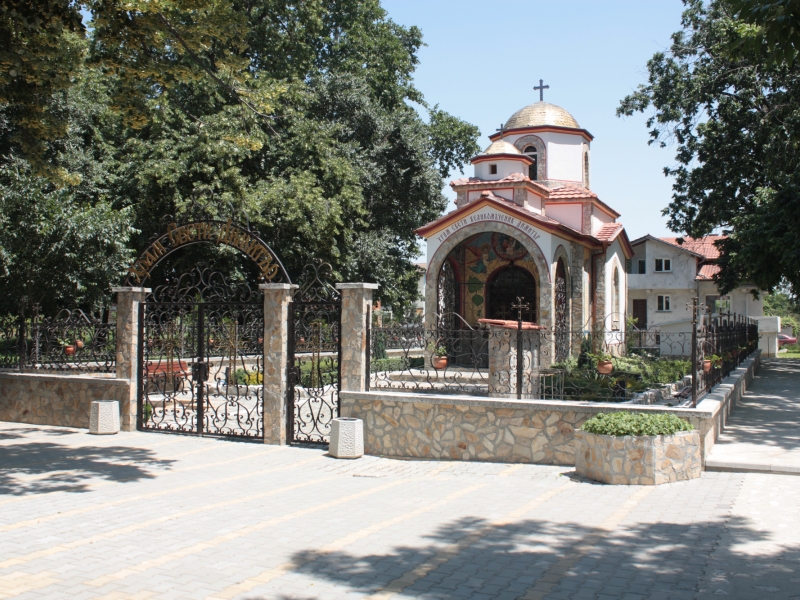 Безбожници обраха пет храма в Пловдивско
